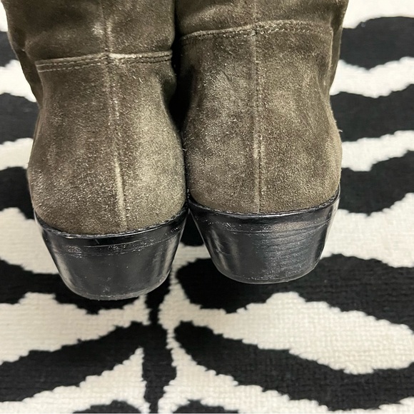 Via Spiga Olive Green Franka Suede Ankle Booties Size 10 - Picture 9 of 12